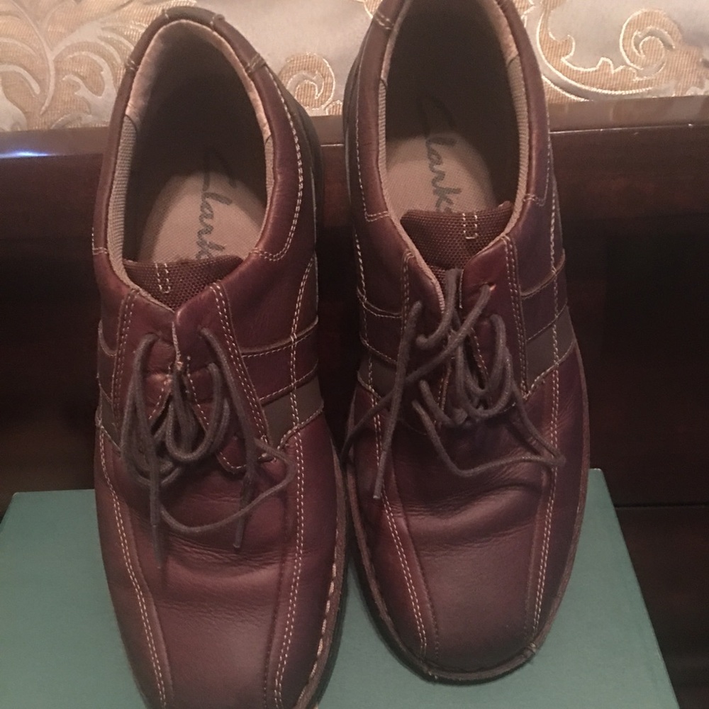 Brown oxford Clark’s